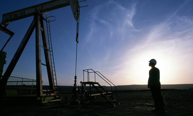 «Πετούν» οι τιμές του πετρελαίου - Τι φοβούνται οι αναλυτές