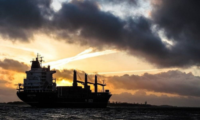 «Πλωτή βόμβα» γεμάτη με 20.000 τόνους εκρηκτικών πέρασε στα βρετανικά ύδατα