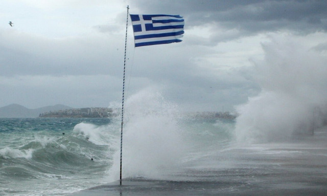 Από σήμερα φθινόπωρο: Ισχυροί άνεμοι και πτώση της θερμοκρασίας