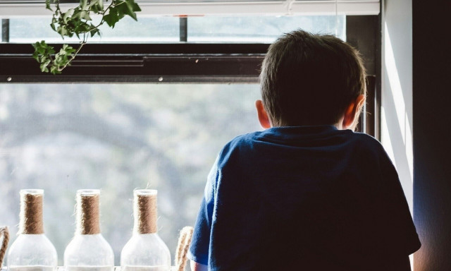 Αλεξανδρούπολη: Δικάζονται οι γονείς και εκπαιδευτικοί για την κακoποίηση του 5χρονου