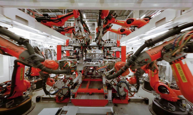 Οι Γερμανοί εργάτες της Tesla και οι περίεργες αναρρωτικές τους