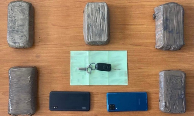 Πιερία: Μετέφεραν 3,5 κιλά ηρωίνης με αυτοκίνητο – Έκρυψαν μέσα στη ρεζέρβα τα ναρκωτικά