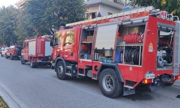 Ιωάννινα: Φωτιά σε διαμέρισμα πολυκατοικίας – Απεγκλωβίστηκε γυναίκα με σοβαρά εγκαύματα