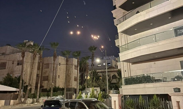 Ιορδανία: Βίντεο - Η ώρα της επίθεσης, πύραυλοι διασχίζουν τον ουρανό του Αμμάν