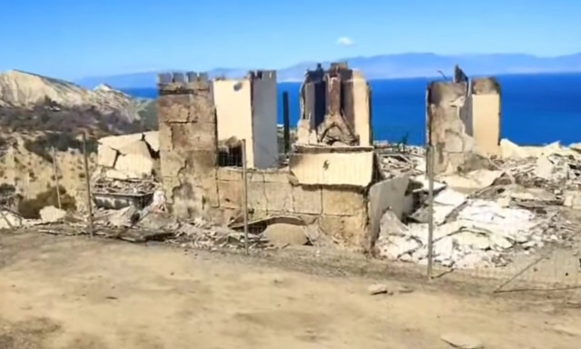 Φωτιά στη Κορινθία: «Το σπιτάκι μου είναι αυτό, Γιατί Θεέ μου;» - Σπαράζει καρδιές κάτοικος