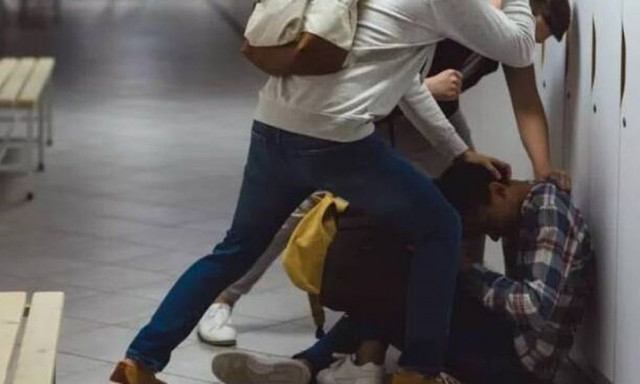 Λάρισα: Καυγάς μαθητών σε ώρα μαθήματος -  Τραυματίστηκε καθηγητής