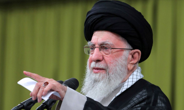 Με εντολή Χαμενεΐ η επίθεση στο Ισραήλ - Σε ασφαλή τοποθεσία ο ανώτατος ηγέτης του Ιράν