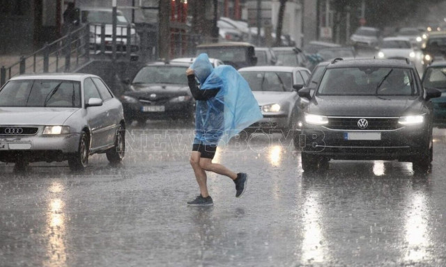 Καιρός: Μετά τα «καλοκαίρια»... επιστρέφουν βροχές και καταιγίδες - Πού θα «χτυπήσουν»