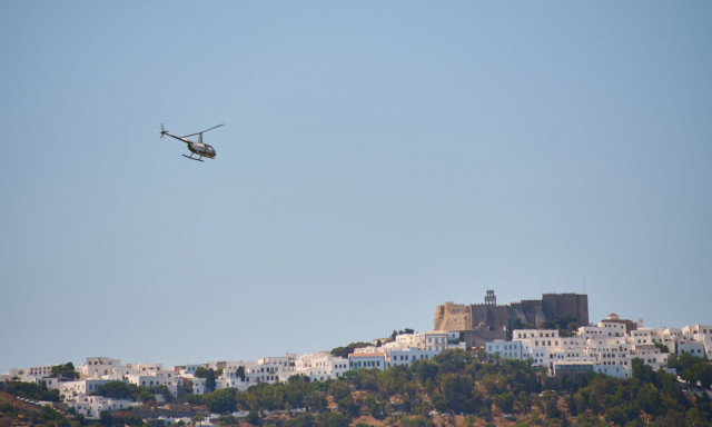 Αυθημερόν ταξίδια με ελικόπτερο στις Κυκλάδες με το χειμερινό πρόγραμμα της hoper