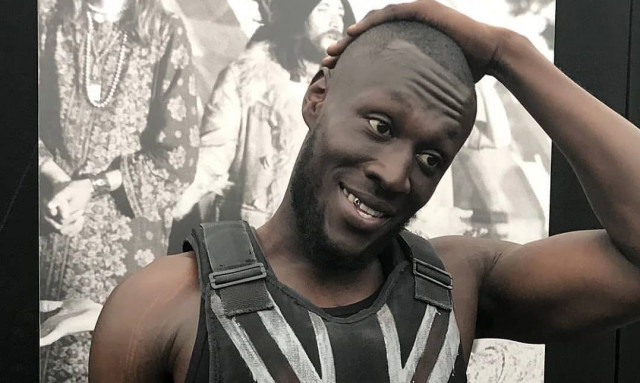 Στο «σφυρί» αλεξίσφαιρο γιλέκο του Banksy - Πιθανόν να πιάσει τις 300.000 ευρώ