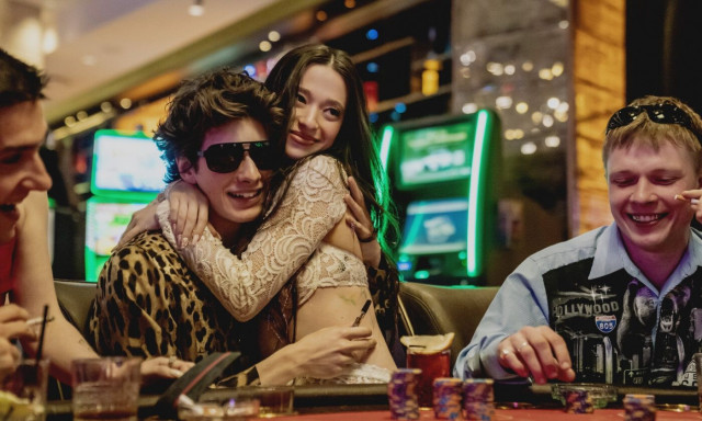 «Anora»: Δείτε την ταινία και κερδίστε ένα δωρεάν μάθημα pole dancing