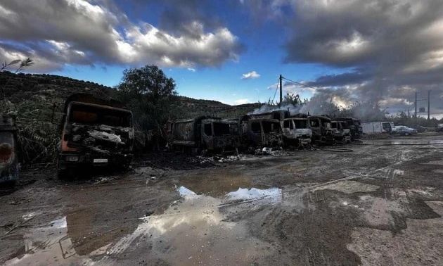 Ηράκλειο: Καταστροφική φωτιά στο αμαξοστάσιο του Δήμου Μαλεβιζίου - Τι ερευνούν οι Αρχές