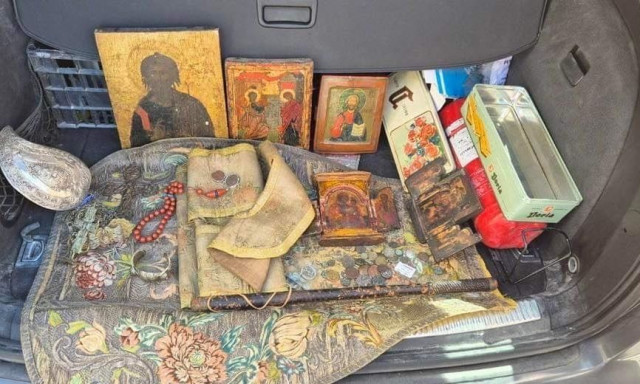 Ιωάννινα: Συνελήφθη ιεροψάλτης... ιερόσυλος - Κατείχε μέχρι και ράβδο του βασιλιά Γεωργίου