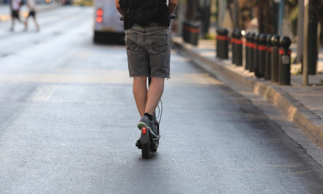 Απαγορεύουν τα ηλεκτρικά πατίνια σε κεντρικούς δρόμους της Θεσσαλονίκης