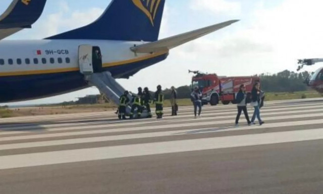 Τρόμος για 200 επιβάτες - Αεροπλάνο στην Ιταλία έπιασε φωτιά