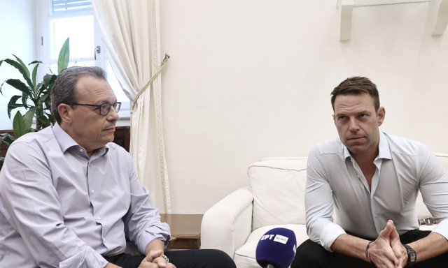 Δημοσκόπηση Interview: Πράσινο για το ΠΑΣΟΚ, κόκκινο στον ΣΥΡΙΖΑ - Εκπλήξεις Κασσελάκη-Ανδρουλάκη