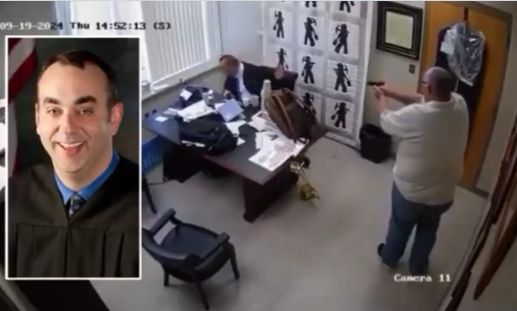 Προσοχή σκληρό βίντεο: Η στιγμή που σερίφης πυροβολεί και εκτελεί εν ψυχρώ δικαστή