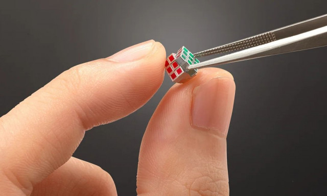 Αυτός είναι ο μικρότερος κύβος του Ρούμπικ στον κόσμο - Είναι πραγματικά λειτουργικός