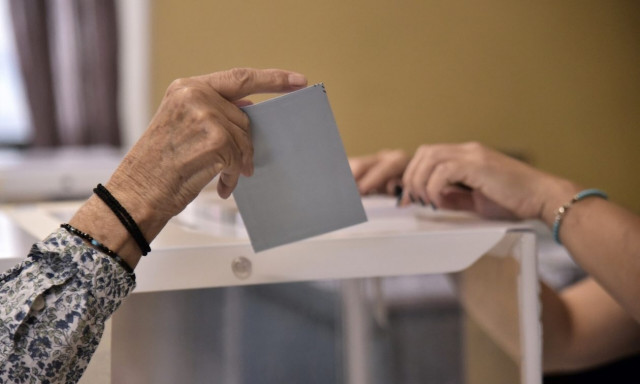 Ιταλία: Στις κάλπες οι πολίτες για να εκφράσουν τη βούλησή τους σχετικά με πέντε δημοψηφίσματα