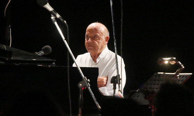 Μίμης Πλέσσας: Συντετριμμένος ο Γιώργος Κατσαρός - «Πέρασε στην ιστορία ως ένας από τους κορυφαίους»