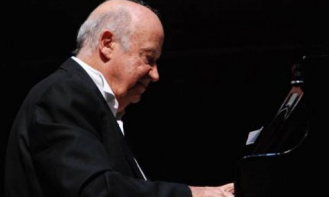 Μίμης Πλέσσας: Το συγκινητικό αντίο από την συζυγό του - «Και ξαφνικά έπεσε βαθιά σιωπή»