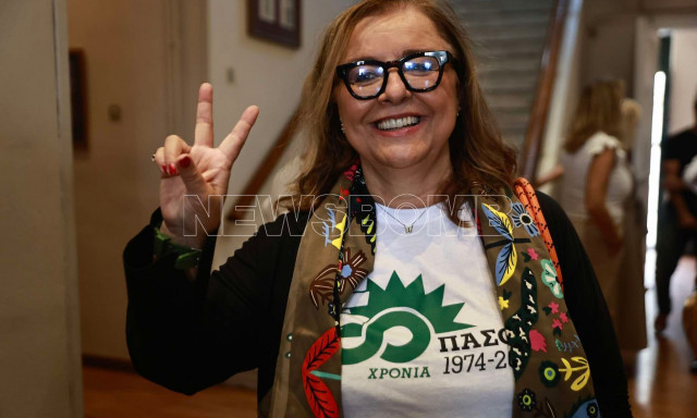 Εκλογές ΠΑΣΟΚ: Πώς αποτυπώνονται οι ψηφοφόροι μέσα από τον φακό του Newsbomb.gr