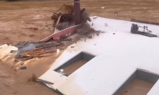 Τυφώνας «Helene»: Εικόνες «Αποκάλυψης» από τις καταστροφικές πλημμύρες στην Καλιφόρνια