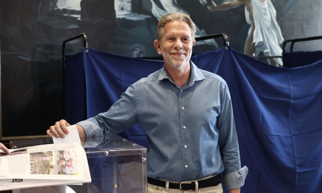 Εκλογές ΠΑΣΟΚ: Ψήφισε και ο Παύλος Γερουλάνος