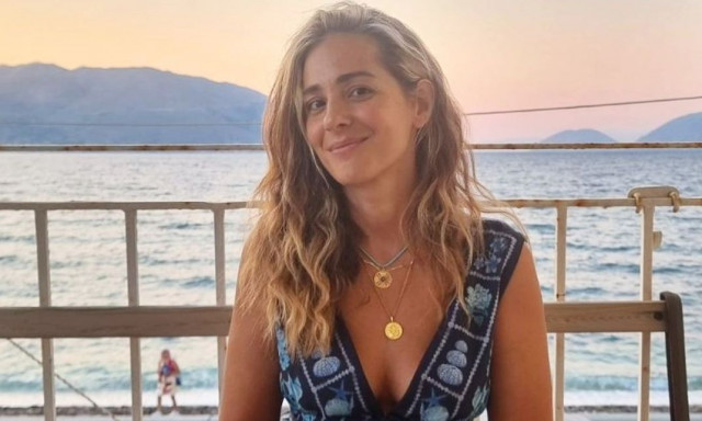 Νατάσσα Μποφίλιου: «Στη Ρόδο έχω πετάξει παπούτσι σε τραπέζι για να κάνουν ησυχία»