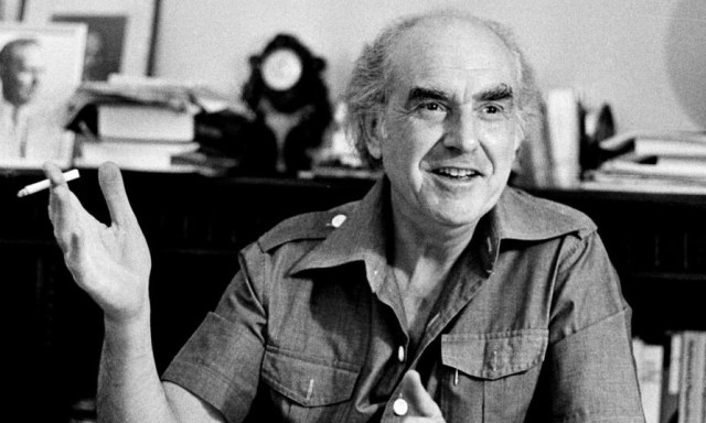 ΠΑΣΟΚ: Ο δημιουργός της viral σελίδας του fb στο Newsbomb.gr - «Είμαστε ορφανά του Ανδρέα»