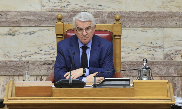 Απίστευτο σαρδάμ του Θανάση Μπούρα με το όνομα της Μαρίνας Κοντοτόλη στη Βουλή – Δείτε βίντεο