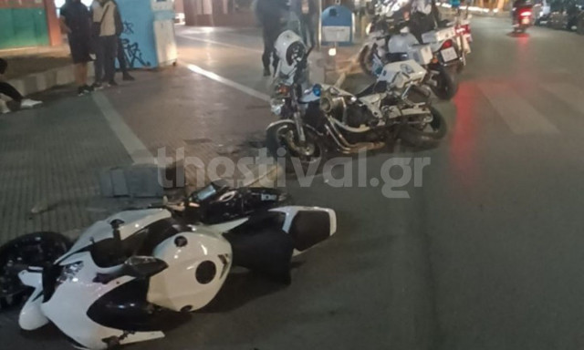 Θεσσαλονίκη: Εμβόλισε με τη μηχανή του δικυκλιστή της Ομάδας Ζ και το έβαλε στα πόδια