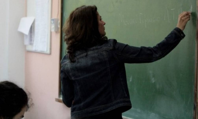 Μαρτυρία αναπληρώτριας: «Ή θα έχανα το παιδί μου ή θα έμενα χωρίς δουλειά»