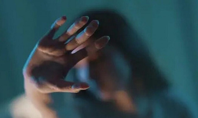 Μητέρα 13χρονης - θύμα ξυλοδαρμού: «Μόλις την ξυλοφόρτωσαν, της ευχήθηκαν την επόμενη νεκρή»