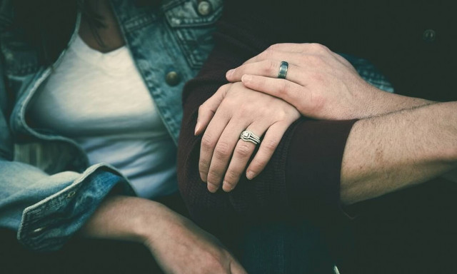 Οι... 40 και άνω ξεχάστε όσα ξέρατε: Πώς γνωρίζονται πια τα ζευγάρια στην εποχή μας