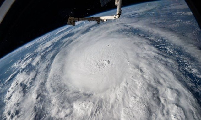 Φλόριντα: Τρομάζουν οι δορυφορικές εικόνες της NASA με τον τυφώνα Μίλτον πάνω από το Μεξικό