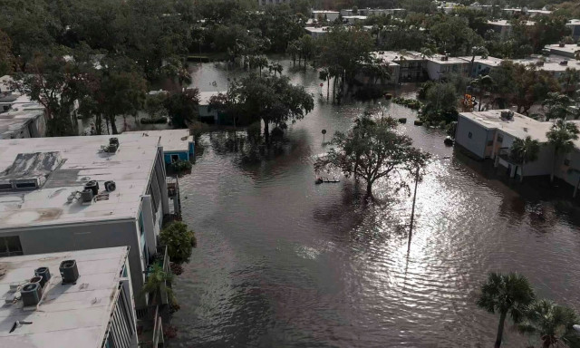 Τυφώνας Μίλτον: Στους 16 οι νεκροί - Χωρίς ρεύμα πάνω από 2 εκατ. νοικοκυριά
