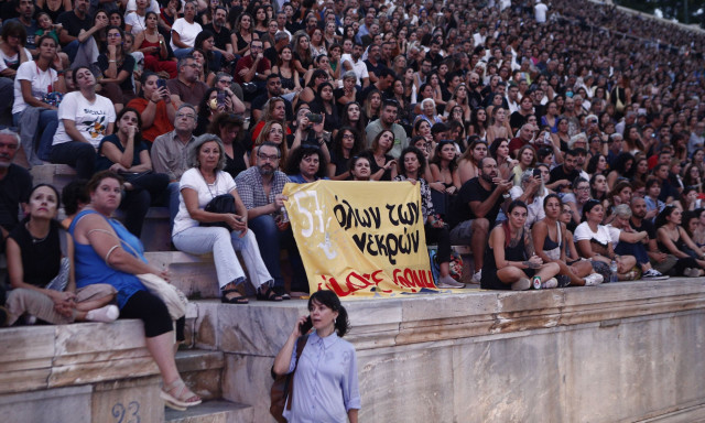 Live η συναυλία για τα Τέμπη στο Καλλιμάρμαρο