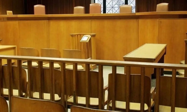 Στη φυλακή μετά την απολογία 55χρονος - Κατηγορείται ότι πήγε να κάψει την εν διαστάσει σύζυγό του