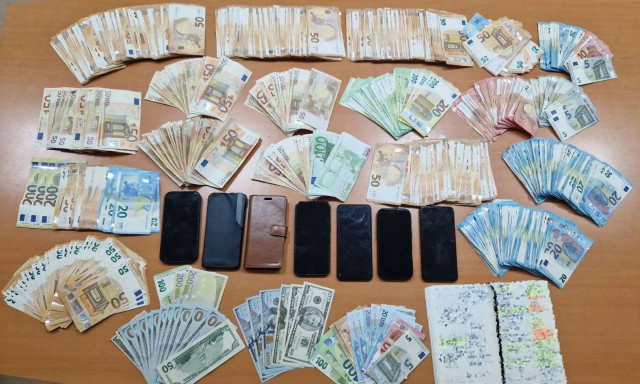 Εξαρθρώθηκε εγκληματική οργάνωση εφοριακών που εκβίαζαν επιχειρηματίες για να αποσπούν χρήματα