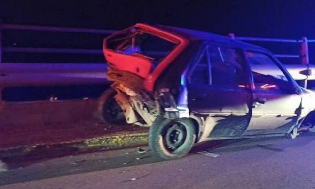 Απίστευτο τροχαίο στη γέφυρα του Αχελώου: Ξεκόλλησε ο τροχός και προκάλεσε καραμπόλα