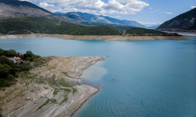 Εφιάλτης η λειψυδρία: «Στεγνώνουν» τα νησιά, τα όριά της πλησιάζει η Αττική