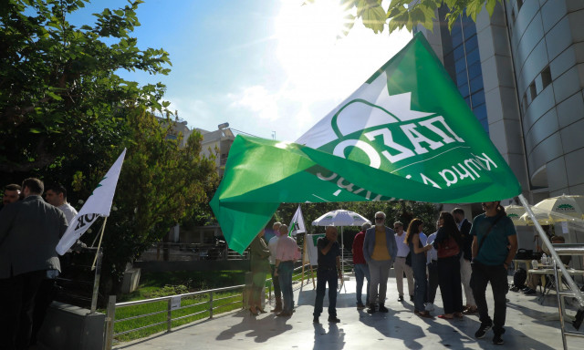 Εκλογές ΠΑΣΟΚ: «Έσπασε» το φράγμα των 75.000 η συμμετοχή