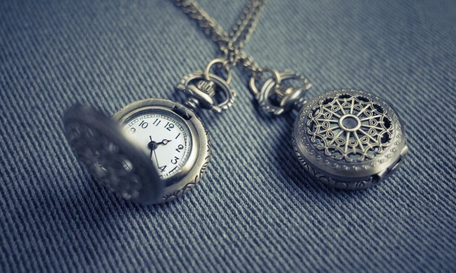 Αλλαγή ώρας: Αντίστροφη μέτρηση για τη χειμερινή ώρα - Πότε γυρνάμε τα ρολόγια μία ώρα πίσω