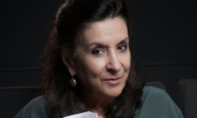 «Μια ζωή»: Ο μονόλογος μιας μοδίστρας με πρωταγωνίστρια τη Νένα Μεντή