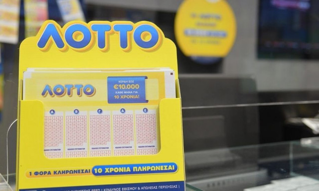 Eνας χρόνος νέο ΛΟΤΤΟ με τρεις υπερτυχερούς που εισπράττουν μηνιαία κέρδη για 10 χρόνια