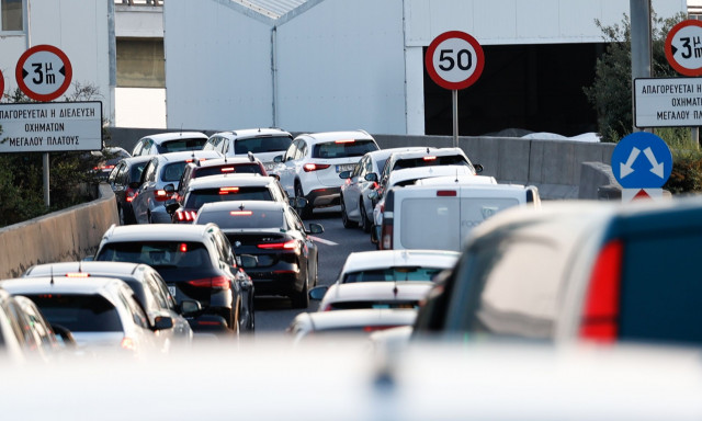 Κίνηση στους δρόμους: Μεγάλες καθυστερήσεις στην Αττική οδό