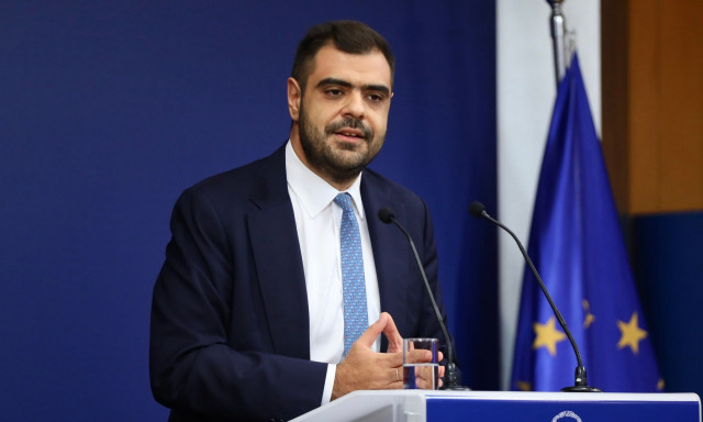 Η ενημέρωση των πολιτικών συντακτών από τον Παύλο Μαρινάκη