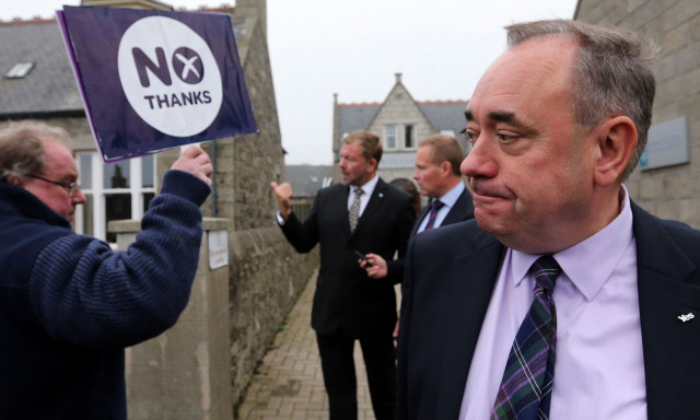  Άλεξ Σάλμοντ: Πέθανε ανοίγοντας ένα μπουκάλι κέτσαπ