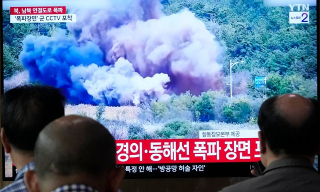 Βόρεια Κορέα: Ανατίναξε τμήματα δρόμων στα σύνορα - Προειδοποιητικές βολές από τη Σεούλ
